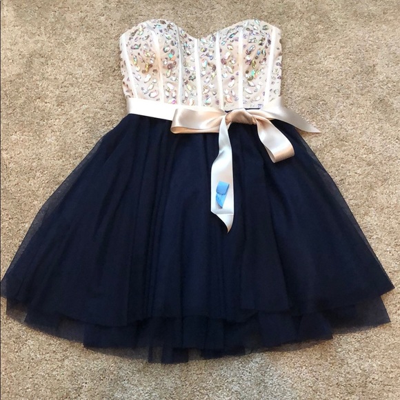 Nights by Teeze me Semi-formal dress - Picture 1 of 3